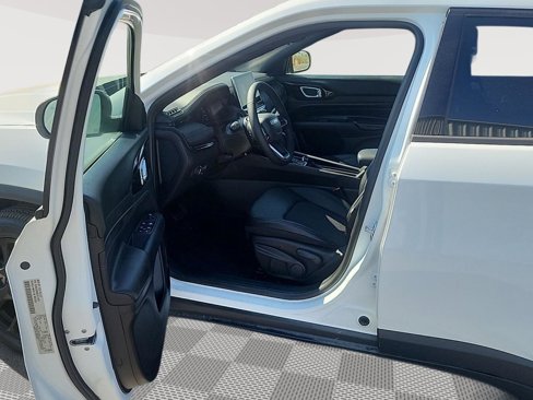 New 2025 Jeep Compass Latitude w/ Altitude Special Edition image 9