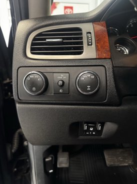 Used 2014 GMC Yukon SLT w/ SLT Chrome Package image 16