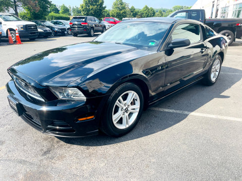 Used 2014 Ford Mustang Coupe image 3