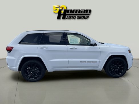 Used 2017 Jeep Grand Cherokee Altitude image 6
