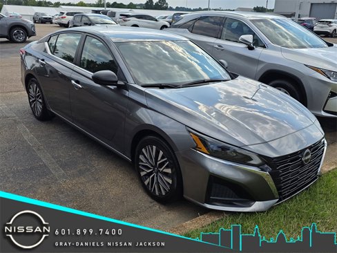 Used 2024 Nissan Altima 2.5 SV image 1
