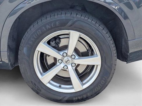 Used 2017 Volvo XC90 T5 Momentum w/ Momentum Plus Package image 19