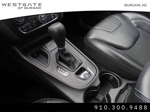 Used 2019 Jeep Cherokee Latitude Plus w/ Comfort/Convenience Group image 28