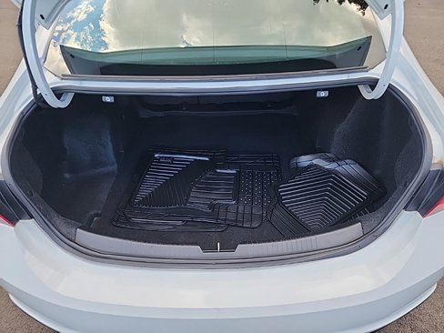 Used 2017 Chevrolet Malibu LT image 50