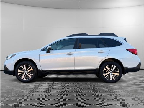 Used 2018 Subaru Outback 2.5i Limited image 2