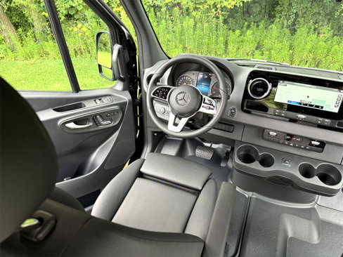 Used 2024 Mercedes-Benz Sprinter 2500 image 5
