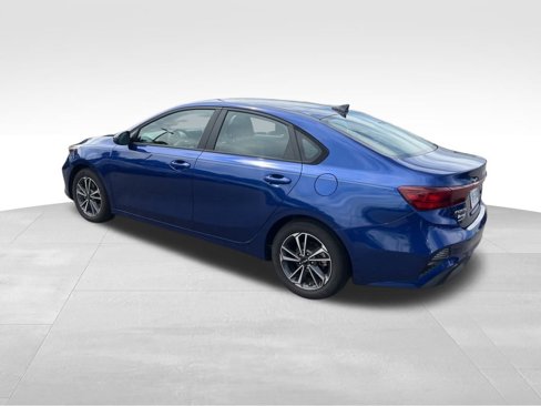 Used 2023 Kia Forte LXS w/ LXS Technology Package image 3
