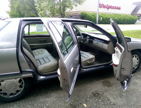 Used 1995 Cadillac De Ville Concours image 9