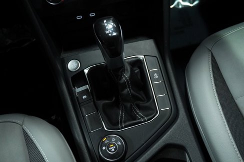 Certified 2022 Volkswagen Taos SE image 16