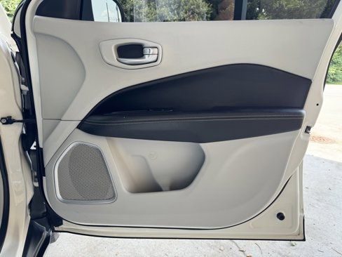 Used 2018 Jeep Compass Latitude w/ Popular Equipment Group image 7