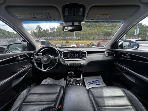 Used 2017 Kia Sorento LX w/ LX Convenience Package image 6