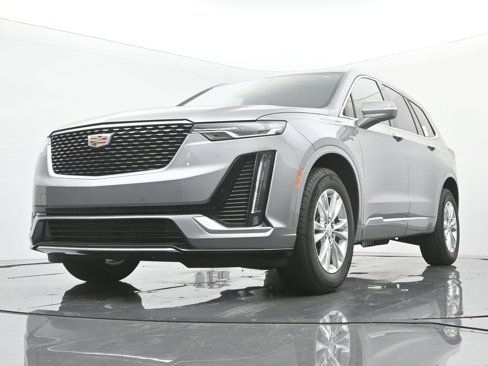 New 2025 Cadillac XT6 Luxury image 15