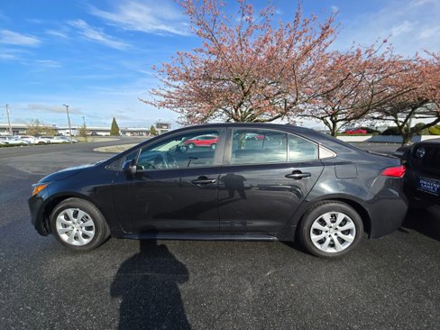 Used 2021 Toyota Corolla LE image 9