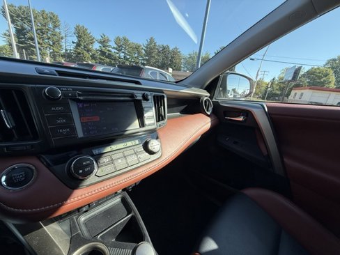 Used 2013 Toyota RAV4 Limited image 25
