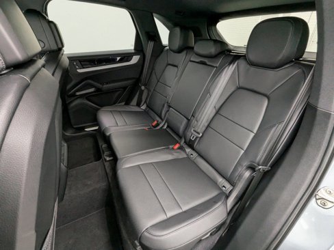 Used 2024 Porsche Cayenne image 21