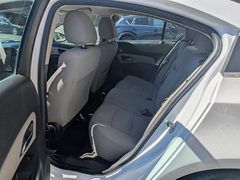 Used 2016 Chevrolet Cruze LT w/ Technology Package image 9
