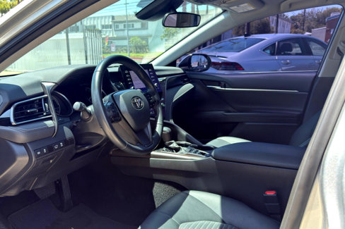 Used 2023 Toyota Camry SE image 9