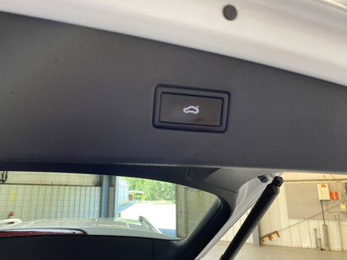 Used 2024 Volkswagen Tiguan SE image 30