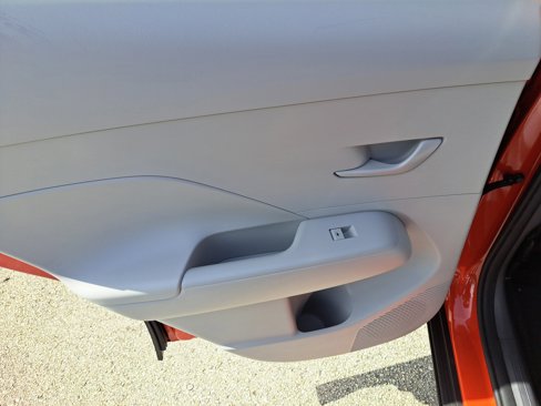 Used 2024 Hyundai Kona SEL image 7