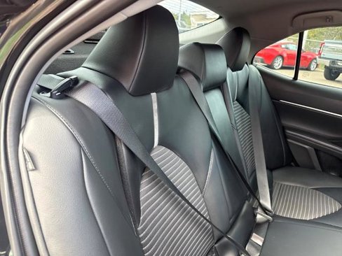Used 2022 Toyota Camry SE image 22