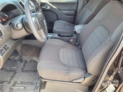 Used 2015 Nissan Frontier SV w/ SV Value Truck Package image 21