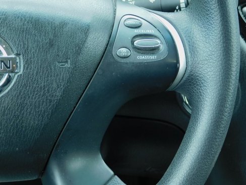 Used 2017 Nissan Pathfinder S image 16