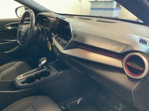 Used 2024 Chevrolet Trax RS image 31
