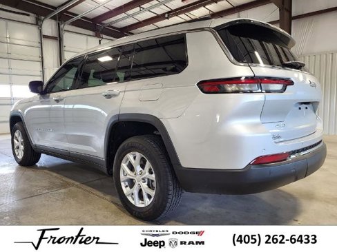 Used 2023 Jeep Grand Cherokee L Limited image 3