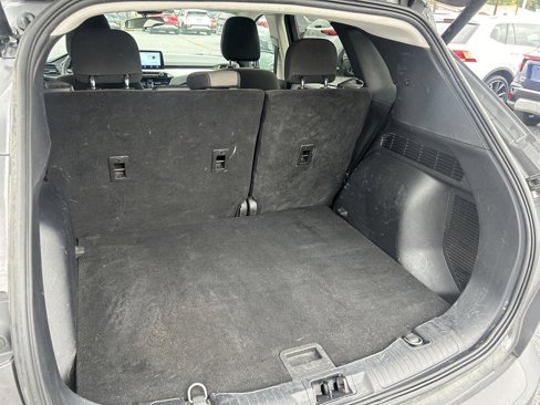 Used 2022 Ford Escape SE w/ SE Sport Appearance Package image 7