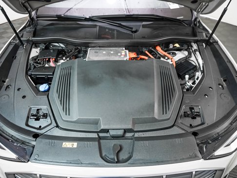Used 2022 Audi e-tron Prestige w/ Prestige Package image 4