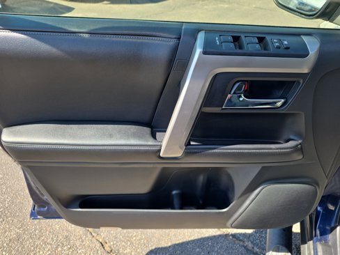 Used 2015 Toyota 4Runner SR5 image 13