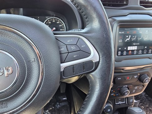 Used 2019 Jeep Renegade Latitude w/ Cold Weather Group image 20