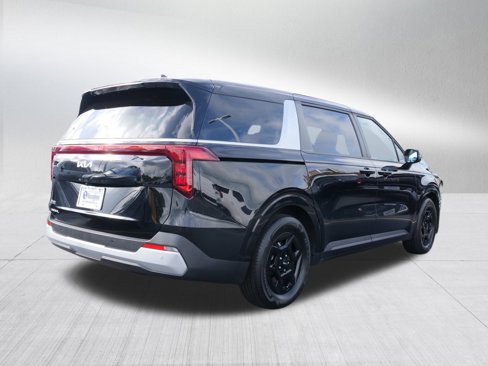 Used 2025 Kia Carnival image 3