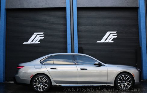 Used 2023 BMW 760i xDrive w/ Executive Package image 1