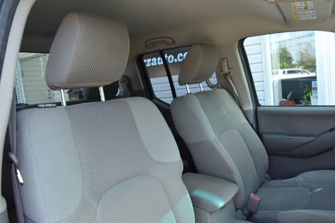 Used 2010 Nissan Frontier SE image 20