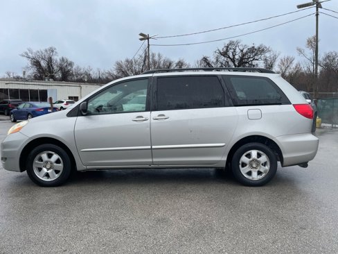 Used 2006 Toyota Sienna CE image 2