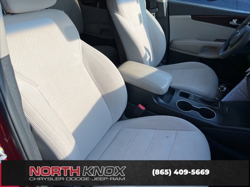 Used 2016 Kia Sorento LX image 12