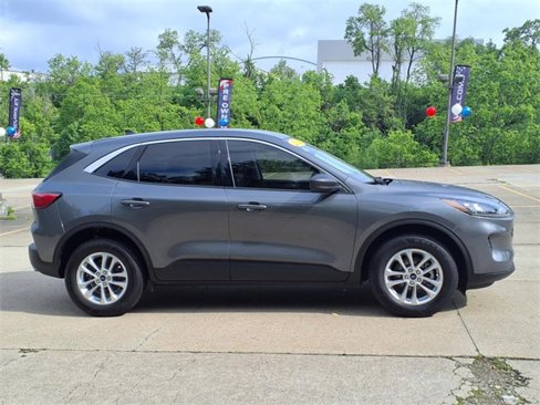 Used 2022 Ford Escape SE w/ Convenience Package image 3