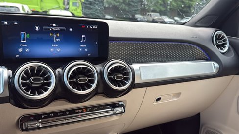 Certified 2025 Mercedes-Benz GLB 250 4MATIC image 33