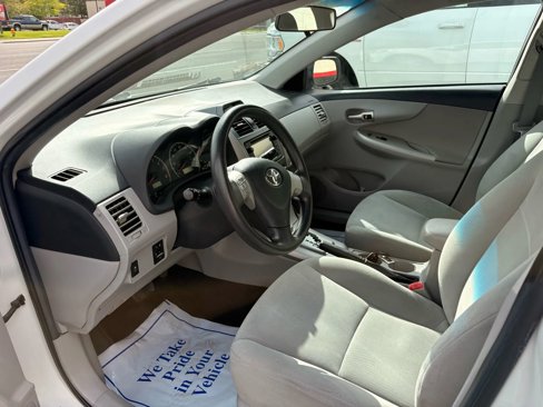 Used 2013 Toyota Corolla LE Special Edition image 10