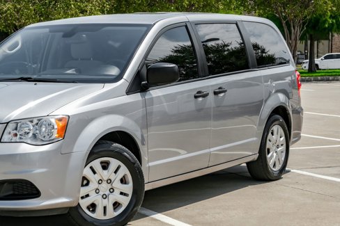 Used 2019 Dodge Grand Caravan SE image 6