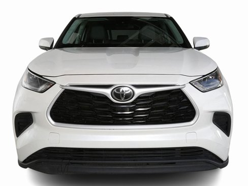 Used 2021 Toyota Highlander L image 2