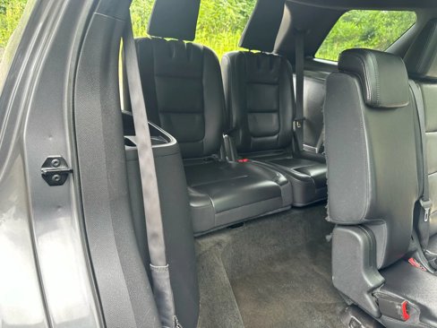 Used 2013 Ford Explorer XLT image 34