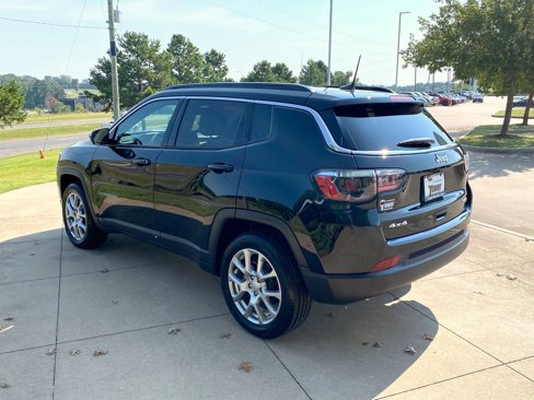 Used 2024 Jeep Compass Latitude image 4