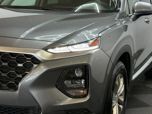 Used 2019 Hyundai Santa Fe SE image 5