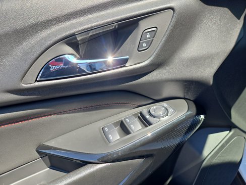 New 2025 Chevrolet Trax RS w/ Sunroof Package image 16