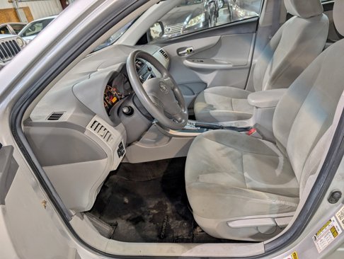 Used 2010 Toyota Corolla LE image 14