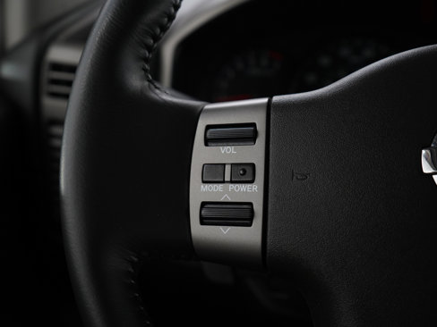Used 2004 Nissan Titan SE image 24