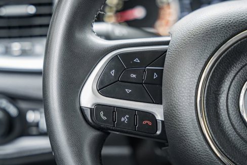 Used 2019 Jeep Renegade Latitude image 28