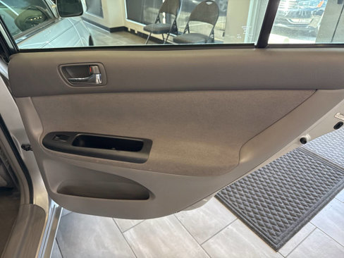 Used 2005 Toyota Camry LE image 33